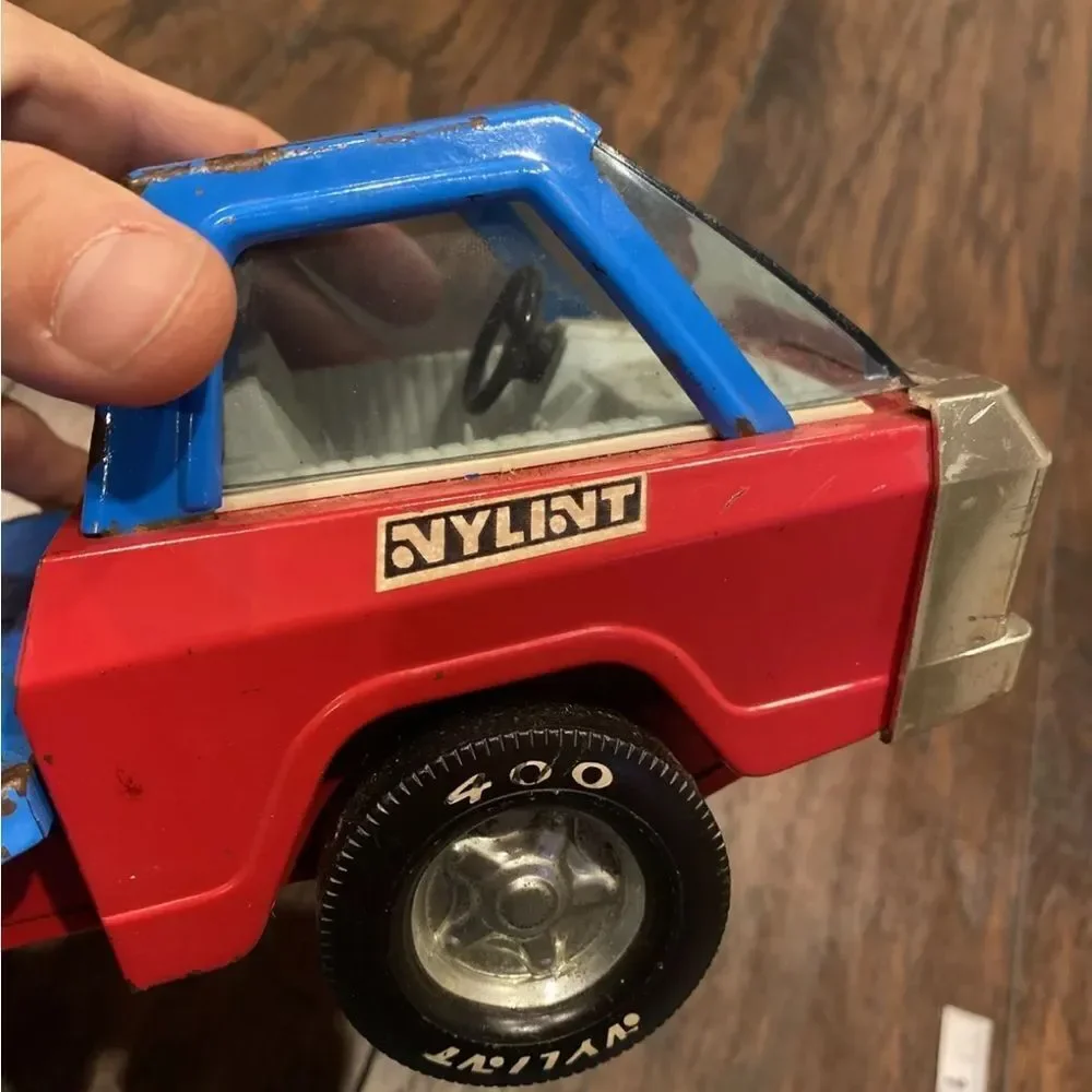 VINTAGE NYLINT 400 